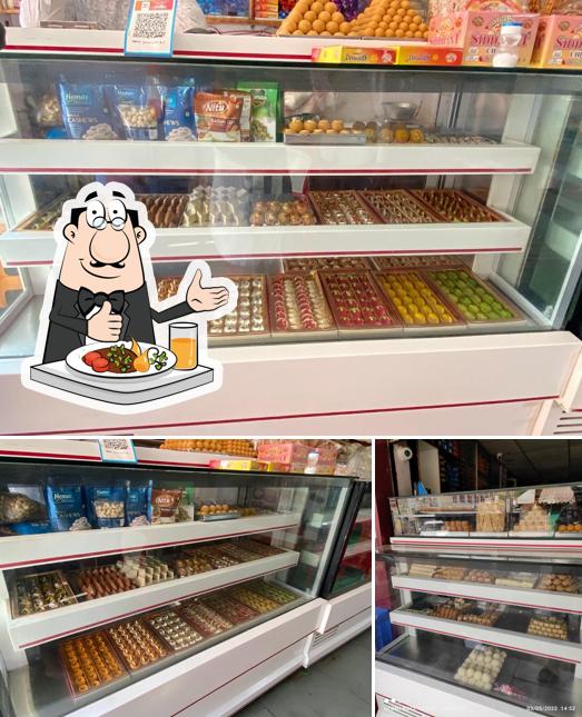 Food at Shri Radhe Sweets