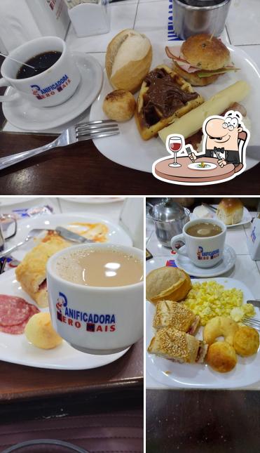 Comida em Panificadora Kero Mais Centro