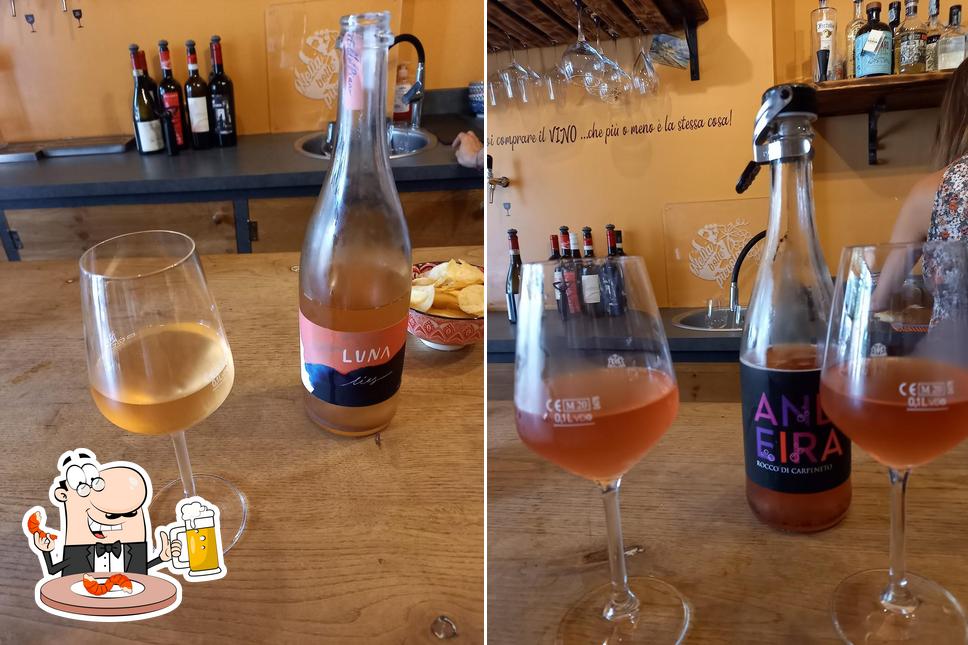 Puoi goderti un rinfrescante bicchiere di birra chiara o scura