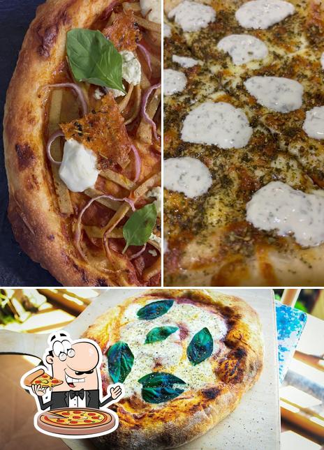Pick pizza at CI.BO