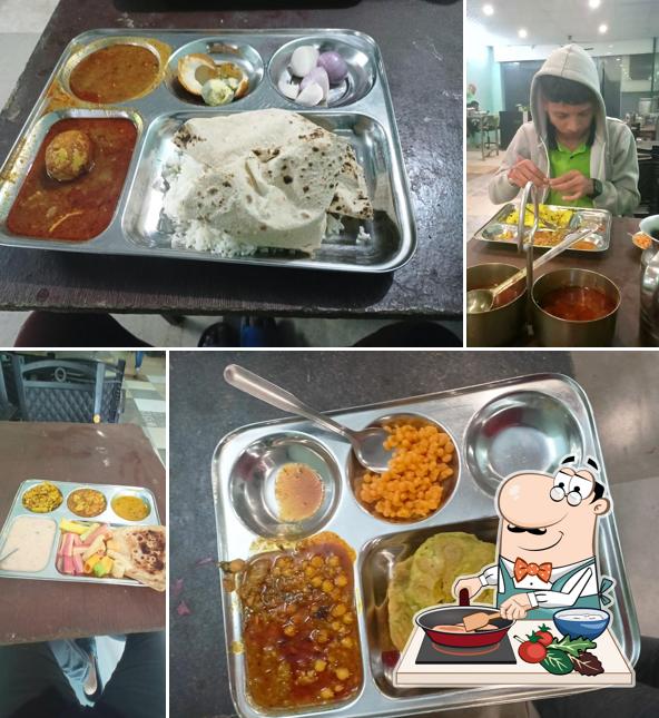 Chicken curry at Sher-E-Bihar, Mess and Tiffin Center