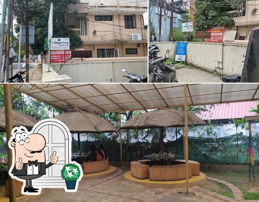 Enjoy the view at the outside area of Shappu Curry