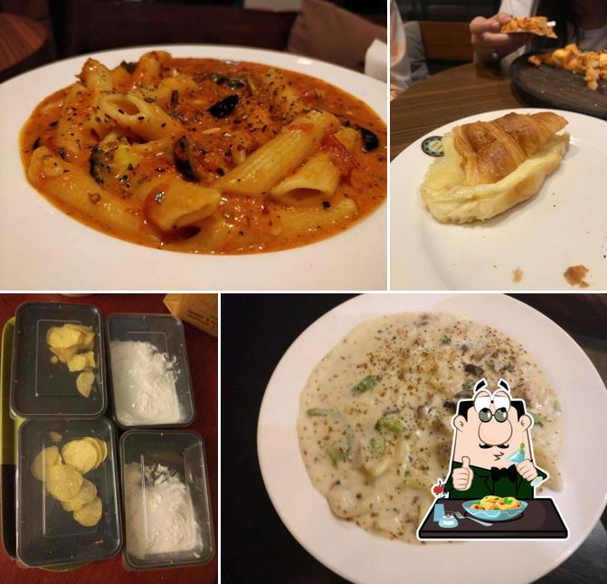 Food at Love & Latte Lokhandwala