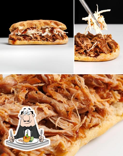 Panino con maiale stirato al Ghiotto