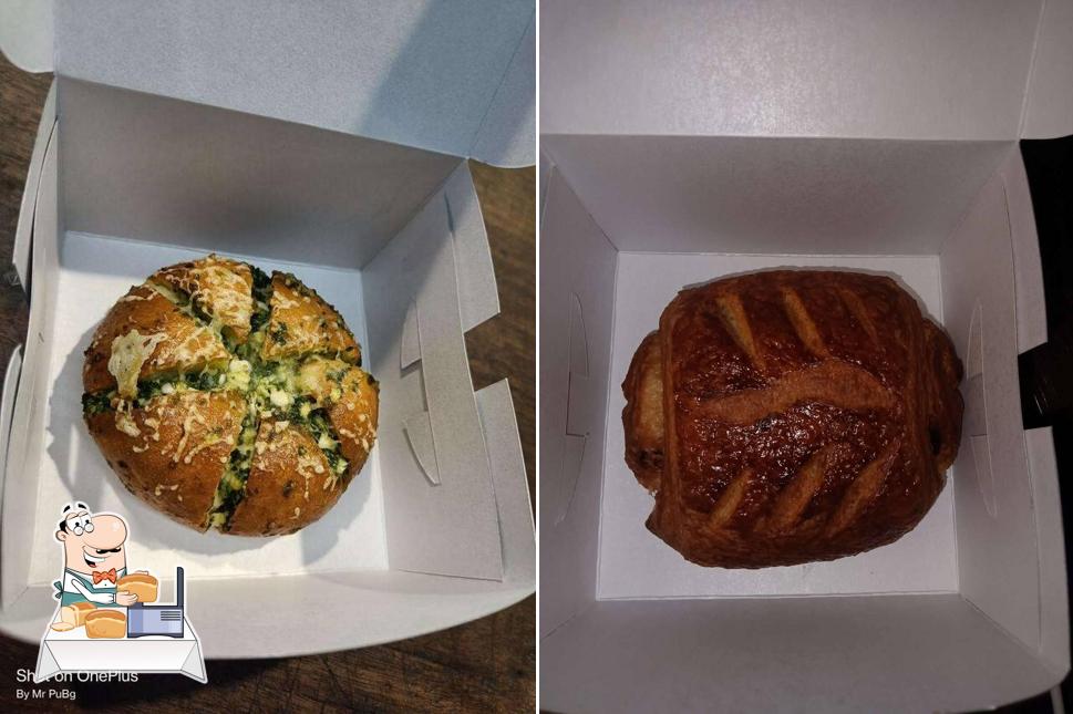 Garlic bread at Mag St. Bread Co