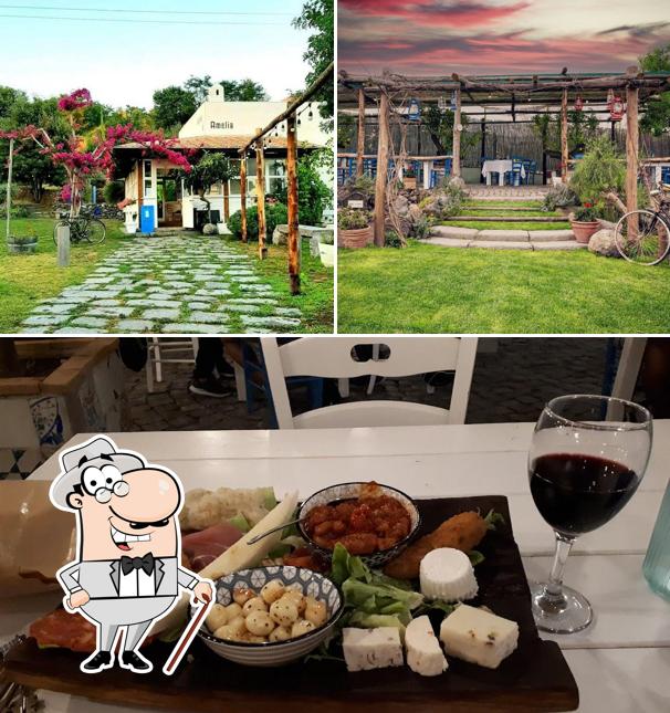 La foto della esterno e cibo di La Casa di Amelia