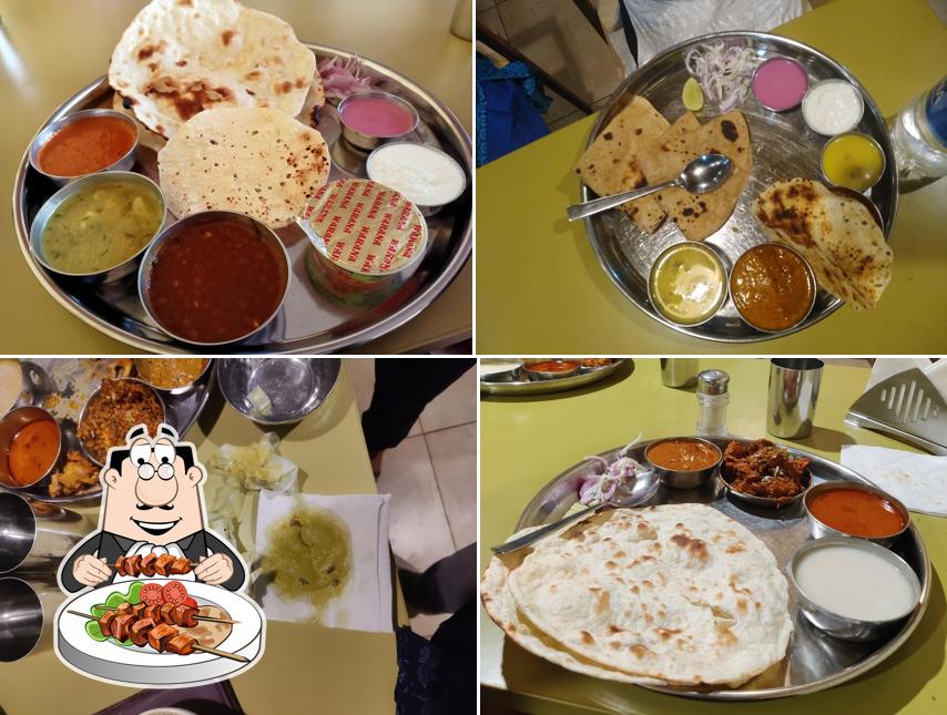 Food at Phadake Thali