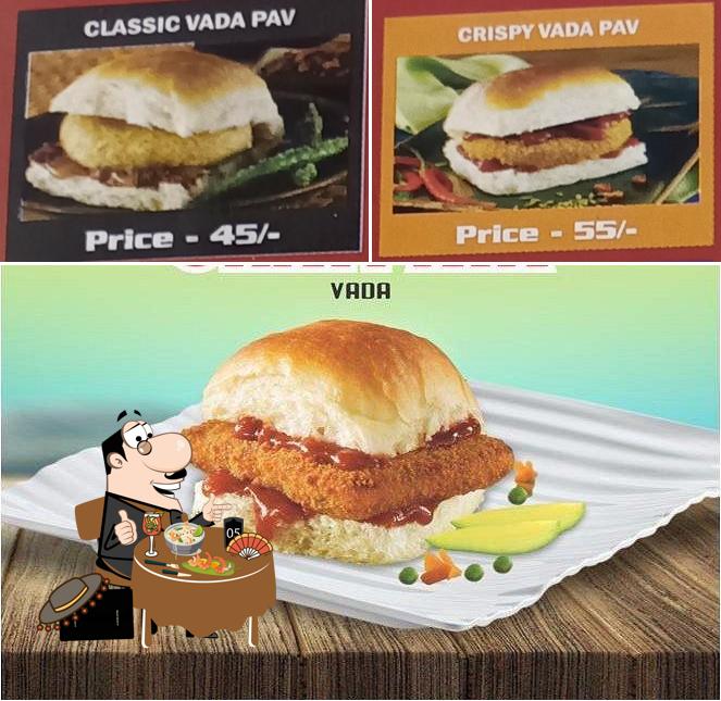 Vada pav at GOLI VADA PAV NO-1