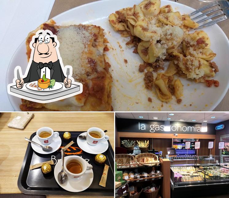 My Chef La Pioppa Ovest si caratterizza per la cibo e bevanda
