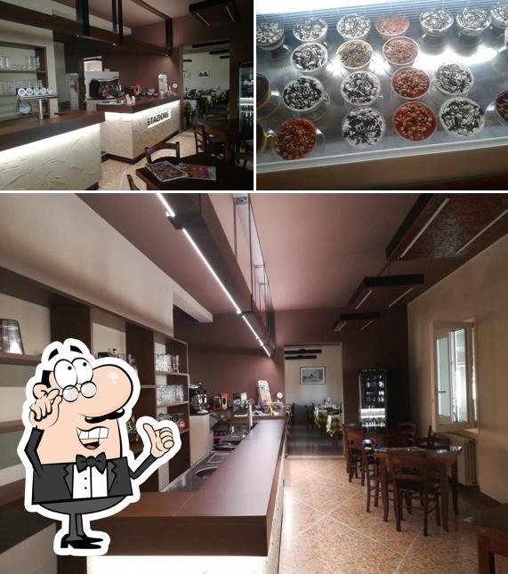 La interni e cibo del ristorante