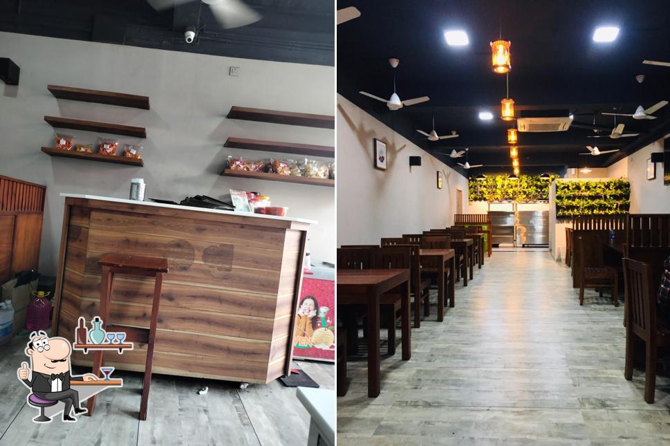 Check out how UMMIS KITCHEN looks inside