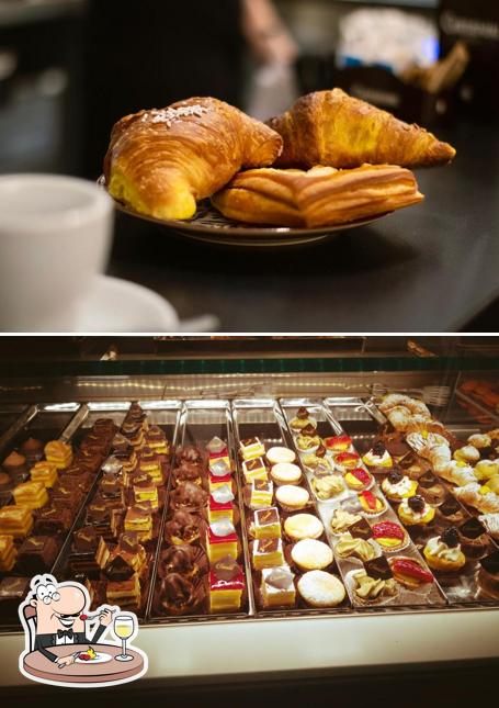 Platti al Pasticceria Savoldi - Pasticceria e Caffetteria