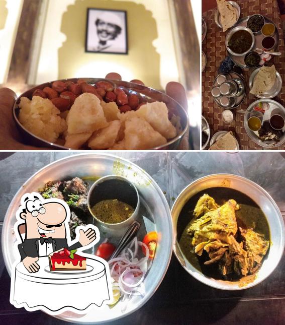 Hotel Juna Saat Bara Hotel 7/12 Best Family serves a range of sweet dishes