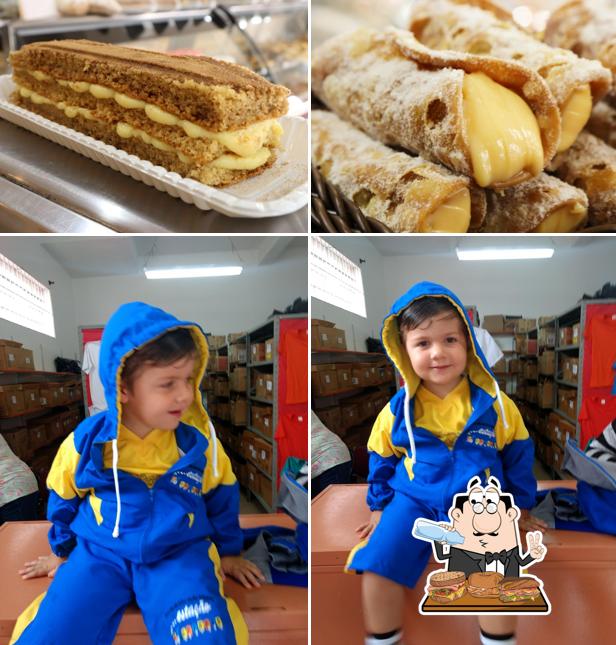 Peça um sanduíche no Padaria Nova Romana