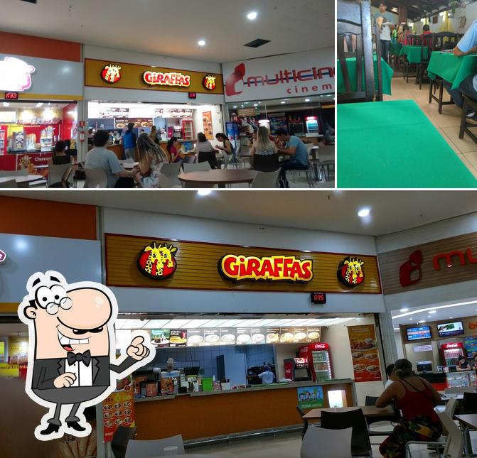 O interior do Giraffas Shopping Rio Verde