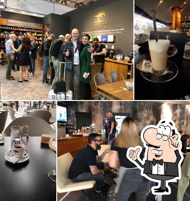 Dai un'occhiata agli interni di Kavarna Ginger