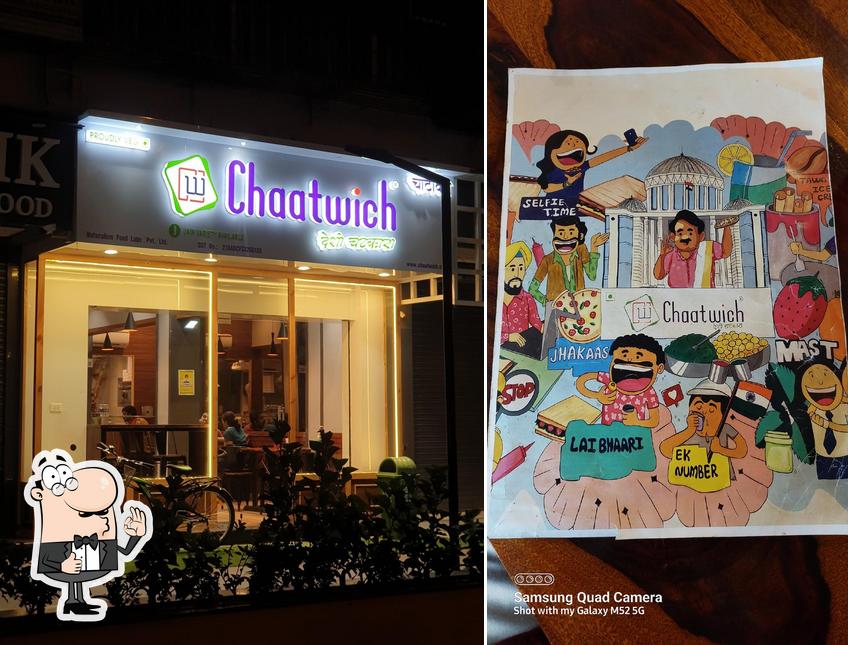 Look at the image of Chaatwich