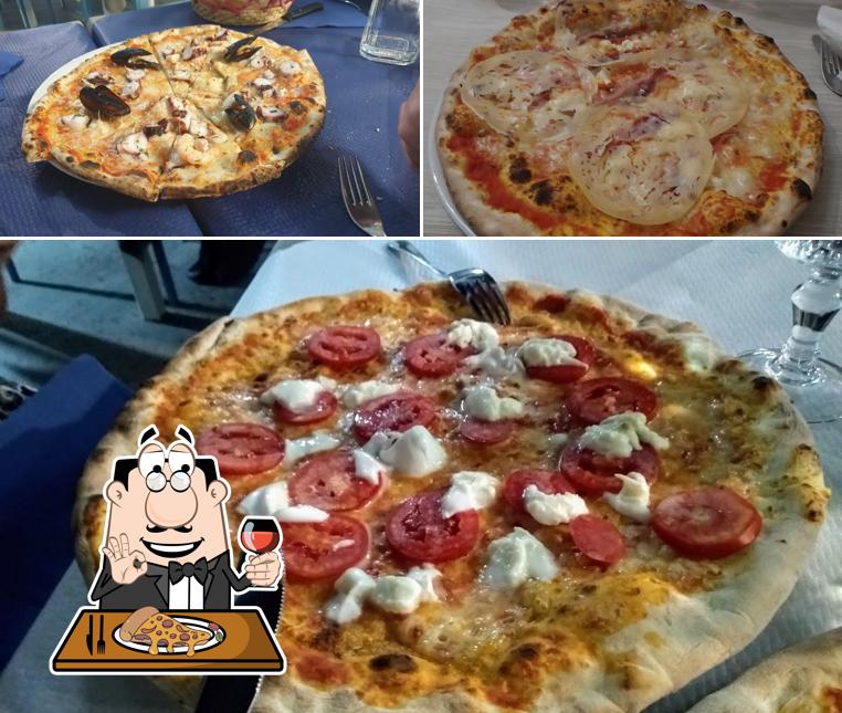 Ordina una pizza a L'Oasi • Ristorante e Pizzeria