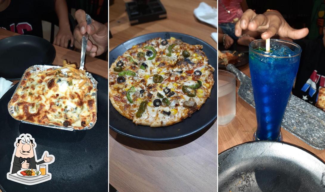 Food at Taste n Trivia Cafe