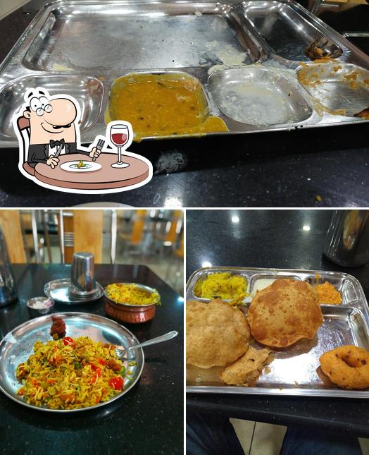 Meals at Arya Bhavan