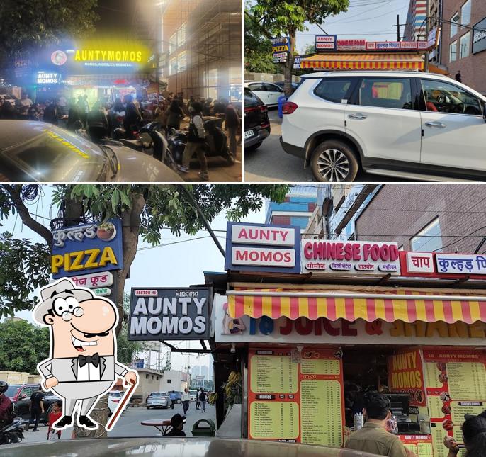 The exterior of Sector 18 Aunty Momos SINCE 1988