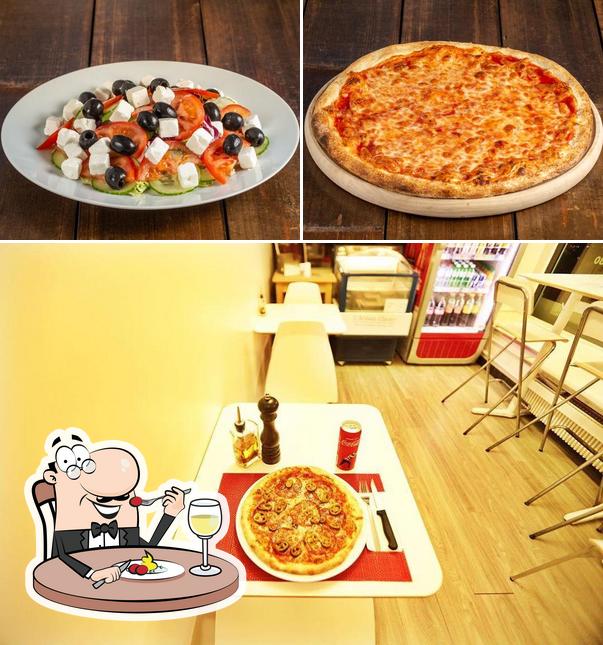 La cibo e interni del ristorante