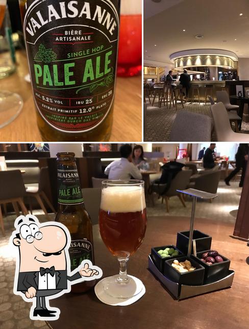 Gate 20 Bar & Lounge