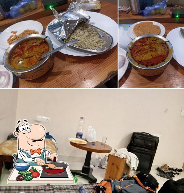 Chicken curry at Capital O 16970 Hotel Mahal