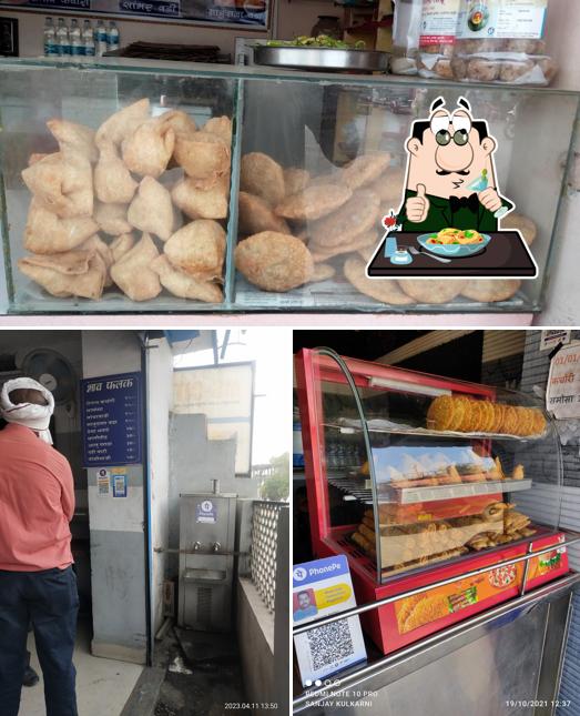 Shegaon Kachori Parbhani is distinguished by food and interior