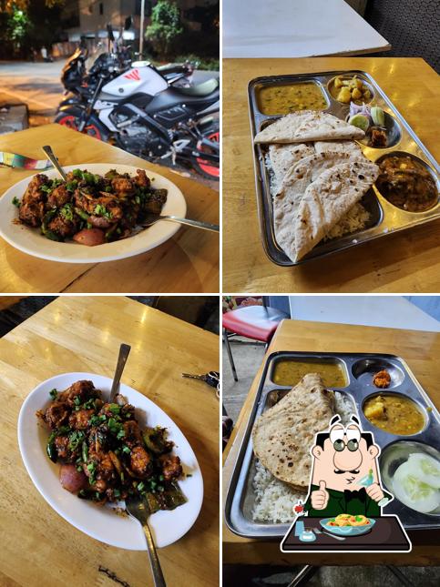 Food at Khanabadosh