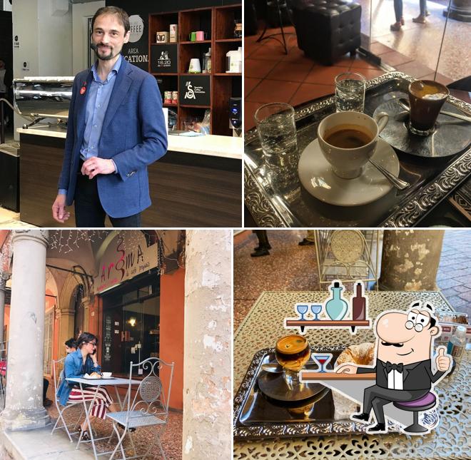 Siediti a un tavolo di Aroma Specialty Coffees