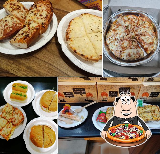 Pick pizza at 15 A.D. Bakery - Paota