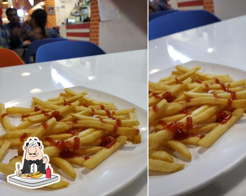 Taste finger chips at Meat & Eat