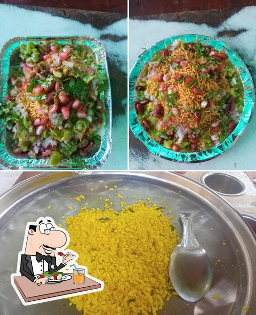 Food at Poha King
