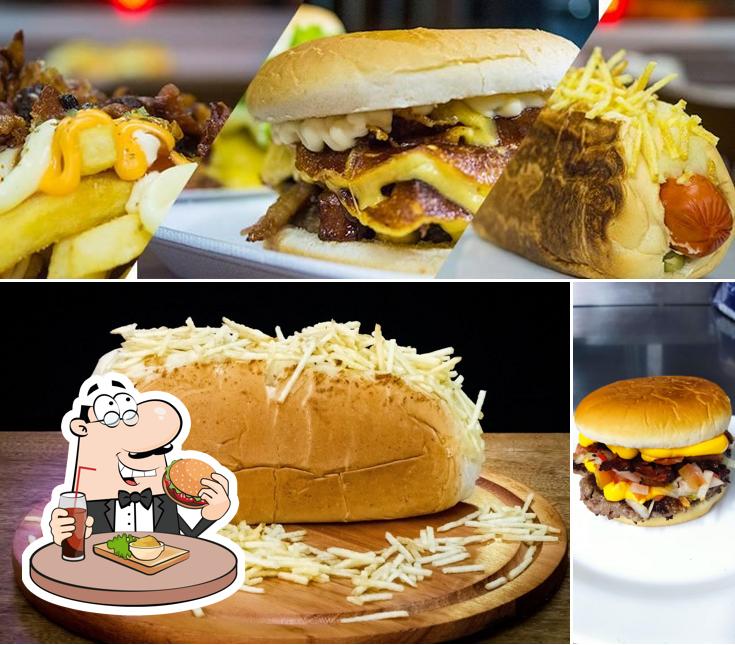 Experimente um hambúrguer no Vira Lanches Cachorro Quente