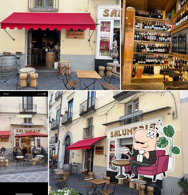 Siediti a un tavolo di Antica Salumeria Gambardella