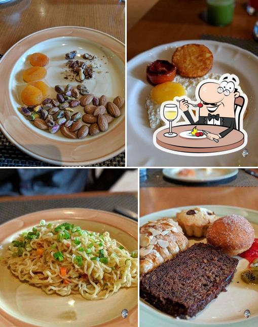 Meals at The Melting Pot: Market Cafe