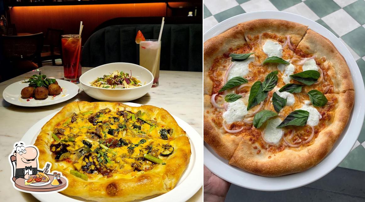 Pick pizza at Òsteria