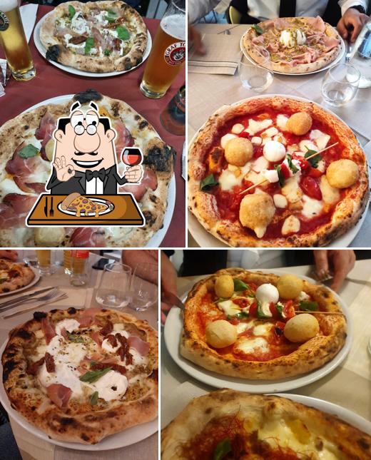 Scegli tra le svariate varianti di pizza