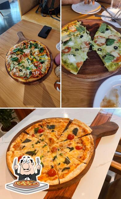 Order pizza at Himalayan Java Coffee - Majnu Ka Tila