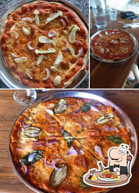 Try out pizza at Idlers' Farm Shop and Café