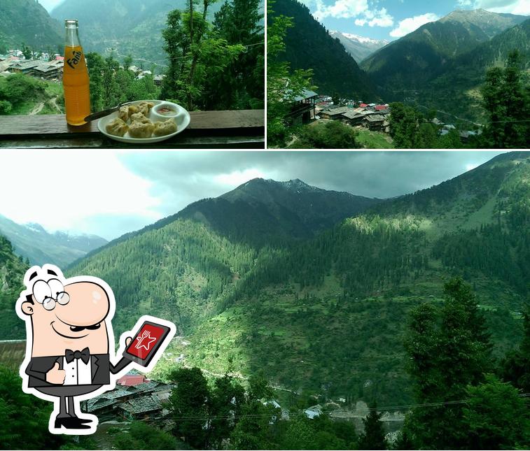 Moon Light Cafe Waichin