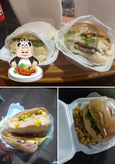 Comida em Primu's Lanches