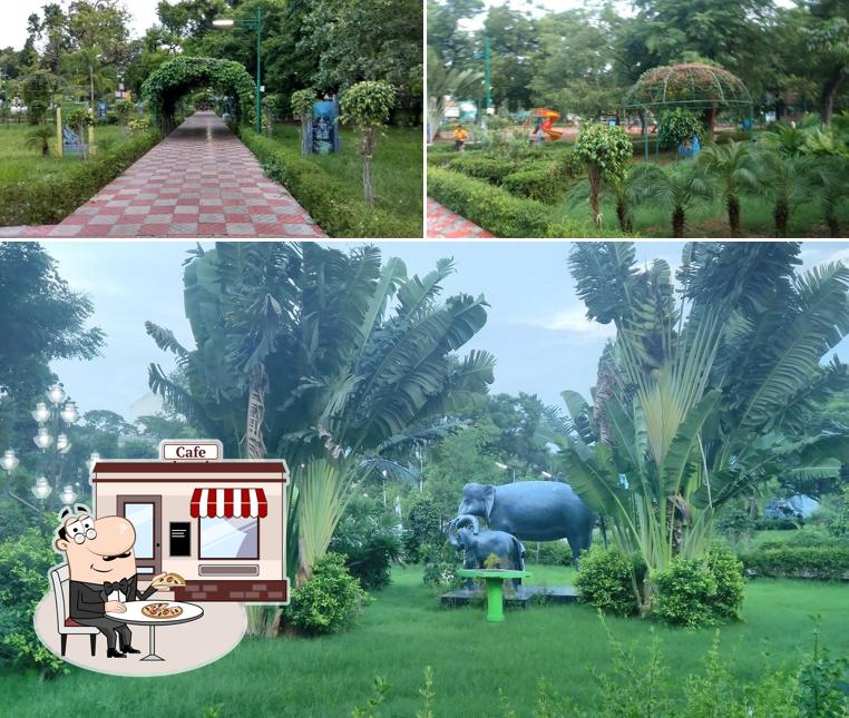 Check out how Aashni Cafe looks outside