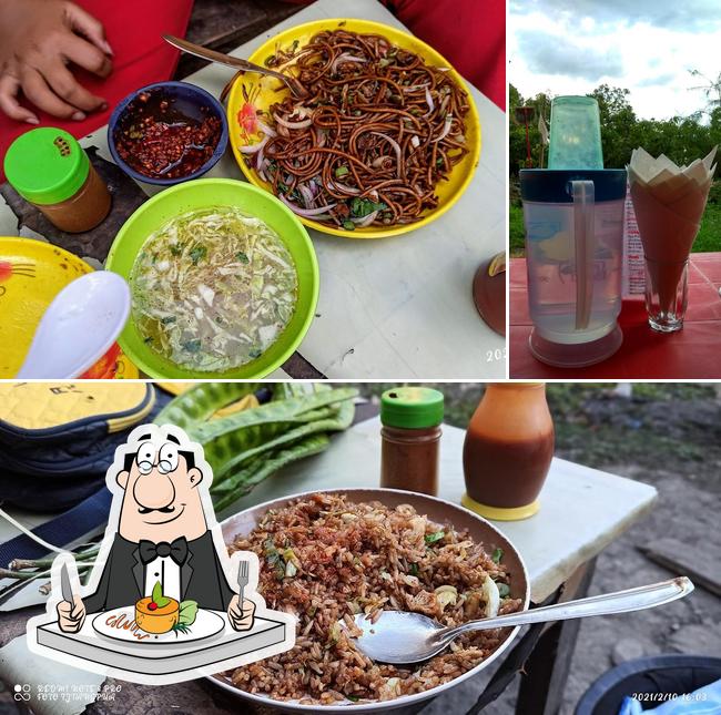 The picture of Diamond's Food’s food and beer