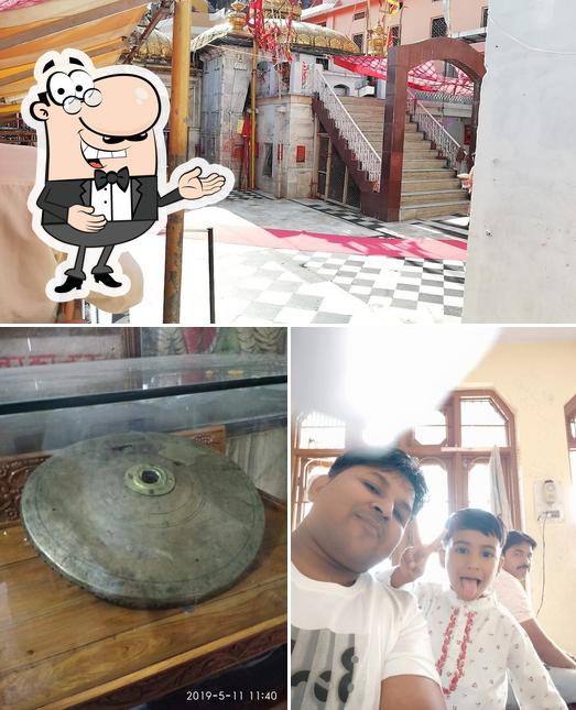 Here's a pic of Langar hall