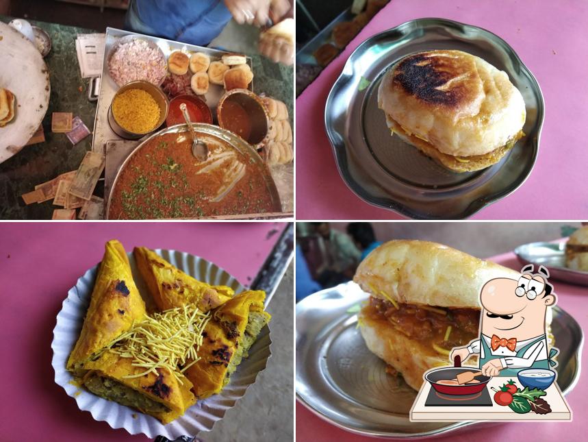 Chicken curry at Kacchi Dabeli