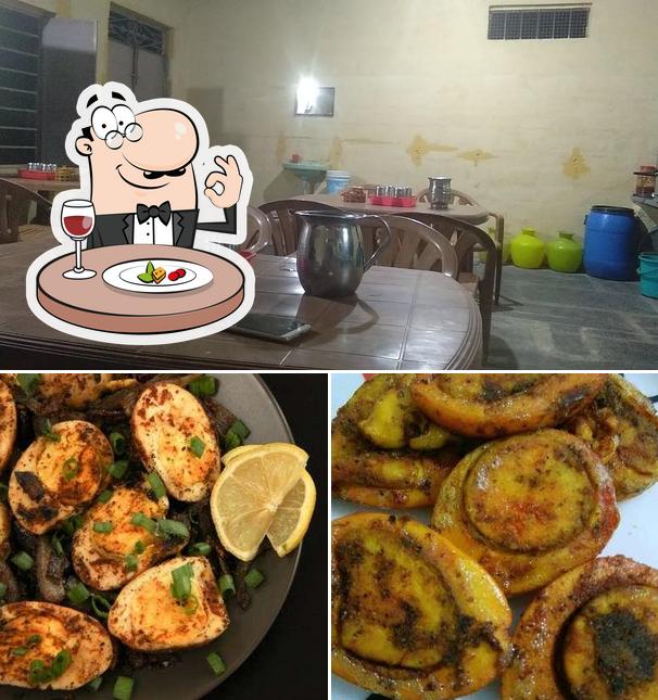 The image of Sri Sai Hotel’s food and interior