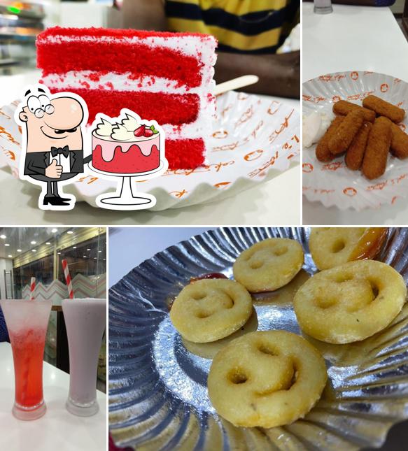 Red velvet cake at CAKE TOWN