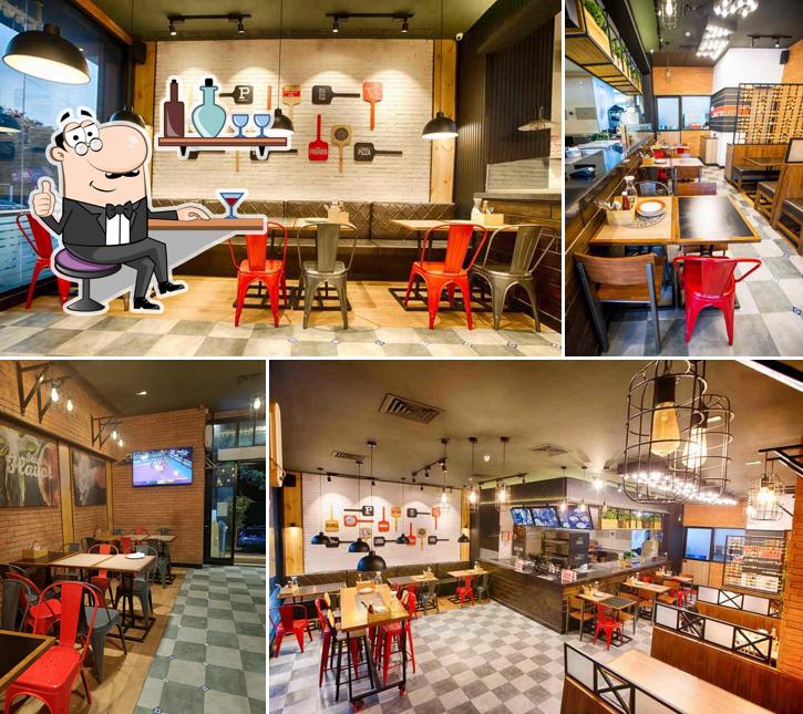 Pizza Hut FC Road, Pune